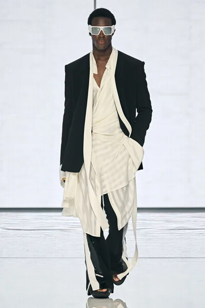 Look 5